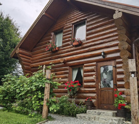 Casa de sub Șipote Casa de sub Șipote